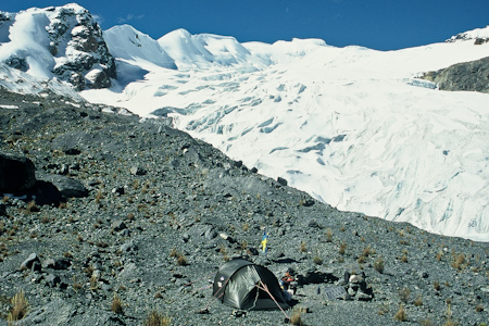 The new base camp at 4950m, just below the Cololo glacier.